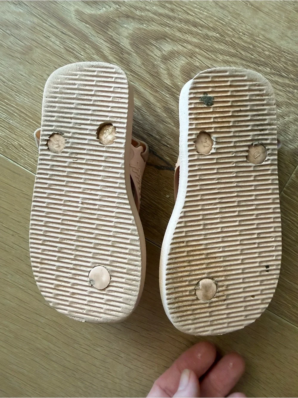 Minnie Mouse Havaianas size 8